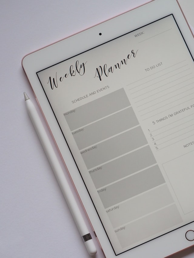 Weekly planner that can be used for spring cleaning tips